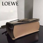 LOEWE 03-5 歐美百搭Barcelona bag卡其色原版羊皮單肩斜挎包三角包