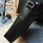 PRADA 1082 專櫃時尚最新款頂級進口原版小牛皮男士拼色斜背包