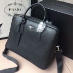 PRADA 0891 專櫃時尚最新款頂級進口原版十字紋牛皮黑色男士手提斜跨公文包