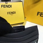 FENDI 0164 輕便實用JOURS小怪獸系列黑色原版皮卡片夾