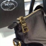 PRADA BN2106-01 專櫃時尚新款原版降落傘尼龍面料配牛皮小號斜背包