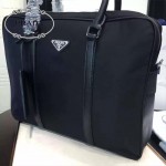PRADA 2VE871 專櫃時尚新款原版降落傘布料男士電腦包公文包