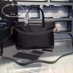 PRADA BN2106-01 專櫃時尚新款原版降落傘尼龍面料配牛皮小號斜背包