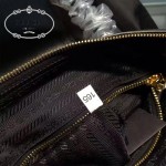 PRADA BN2106-01 專櫃時尚新款原版降落傘尼龍面料配牛皮小號斜背包