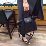 PRADA BN2106-01 專櫃時尚新款原版降落傘尼龍面料配牛皮小號斜背包