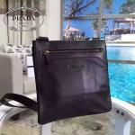 PRADA VA0693 專櫃時尚潮流新款原版小牛皮男士斜背包
