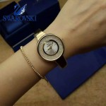 Swarovski-01 高貴典雅土豪金表圈鑲有1700顆施華洛世奇水晶手鐲款腕錶