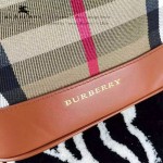 Burberry-0202-01 時尚新款原版牛皮與棉布內設小包手提斜跨水桶包
