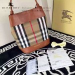 Burberry-0202-01 時尚新款原版牛皮與棉布內設小包手提斜跨水桶包