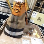 Burberry-0201 時尚流蘇版新款宋智孝同款原版進口荔枝紋水桶包