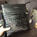 BURBERRY-0240 專櫃時尚新款原版牛皮壓花裝飾小號斜背包