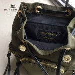 Burberry-0250-01 潮流時尚明星同步歐洲原版新款原單材質牛皮配防水紡布小號雙肩包