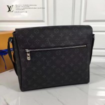 LV M44001 官網同步男士DISTRICT黑花原版皮中號單肩斜挎包