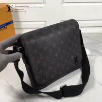 LV M44000 官網同步男士DISTRICT黑花原版皮小號單肩斜挎包