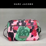 MARC JACOBS-033 時尚潮流 牛皮革印花款女士小號單肩斜挎包