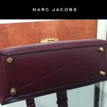 Marc Jacobs-06-2 范瑋琪同款蛇形金屬扣棗紅色牛皮大號單肩斜挎包