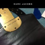 Marc Jacobs-011 宋佳同款蛇形金屬扣黑色牛皮小號單肩斜挎包