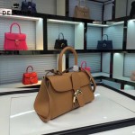 Delvaux-18-6 名媛必備brillant土黃色原版粒面牛皮橫款大號手袋