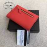 PRADA 1MH002 人氣熱銷款原單紅色十字紋信封款三折錢包