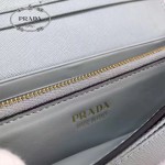 Prada-1MH132 皮革翻蓋彩色希臘波浪圖案鍍金金屬配件金屬字母按扣開合錢夾
