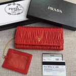 PRADA 1MH132-7 新款女士Gaufré紅色原版皺褶羊皮搭扣長款錢包