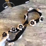 PRADA 1TY001-2 時尚魅力純手工製作原單白色花朵百搭包包肩帶