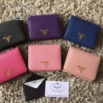 PRADA 1M0176-15 人氣經典款女士原單黑色十字紋短款三折錢包