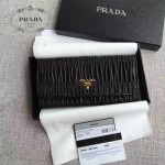 PRADA 1MH132-6 新款女士Gaufré黑色原版皺褶羊皮搭扣長款錢包
