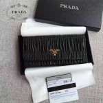 PRADA 1MH132-6 新款女士Gaufré黑色原版皺褶羊皮搭扣長款錢包