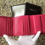PRADA 1M0176-12 人氣經典款女士原單枚紅色十字紋短款三折錢包