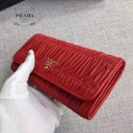 PRADA 1MH132-7 新款女士Gaufré紅色原版皺褶羊皮搭扣長款錢包