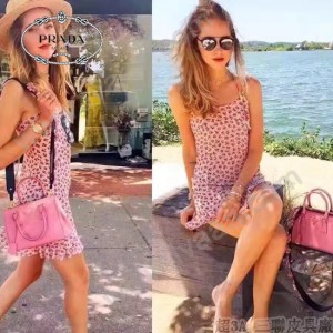 PRADA 1TY001-3 時尚魅力純手工製作原單紅色花朵百搭包包肩帶