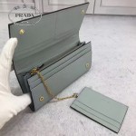 Prada-1MH132 皮革翻蓋彩色希臘波浪圖案鍍金金屬配件金屬字母按扣開合錢夾