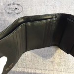 PRADA 1MH176 輕便實用女士黑色原版牙籤紋短款兩折錢包