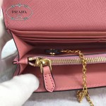 Prada-1MH132-2 皮革翻蓋彩色希臘波浪圖案鍍金金屬配件金屬字母按扣開合錢夾