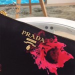 Prada-1M2601 最新款潮流玫瑰花料女士手拿包