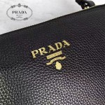 PRADA 1BH046 時尚新款女士黑色原版仿鹿皮單肩斜挎包