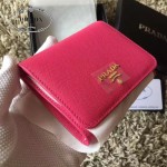 PRADA 1M0176-12 人氣經典款女士原單枚紅色十字紋短款三折錢包