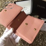 PRADA 1M0176-10 人氣經典款裸粉色原版十字紋短款三折錢包