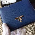 PRADA 1M0176-14 人氣經典款女士原單寶藍色十字紋短款三折錢包