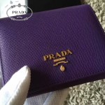 PRADA 1M0176-13 人氣經典款女士原單紫色十字紋短款三折錢包