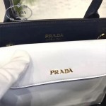 PRADA 1BA050B-3 專櫃最新設計藍配白原版十字紋小號風琴包