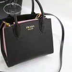 PRADA 1BA071-2 甜美淑女風黑色拼粉原版十字紋迷你風琴包