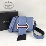 PRADA 1BD067-6 楊冪同款藍色原版牛皮配樹脂扣單肩斜挎包