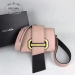 PRADA 1BD067-4 楊冪同款粉色原版牛皮配樹脂扣單肩斜挎包