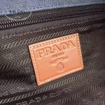 Prada-VA0887-2 原單藍色洗水布時尚潮流男士斜挎包