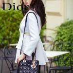 DIOR-0020-5 最新設計LADY四格黑色原版羊皮配三個徽章手提單肩包戴妃包
