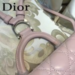 DIOR-0011 趣味百搭新款徽章裝飾粉色原版羊皮大號雙肩包書包