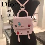 DIOR-0011 趣味百搭新款徽章裝飾粉色原版羊皮大號雙肩包書包