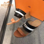 HERMES鞋子-002 專櫃新品拼色牛皮搭配專櫃飾釦坡跟拖鞋